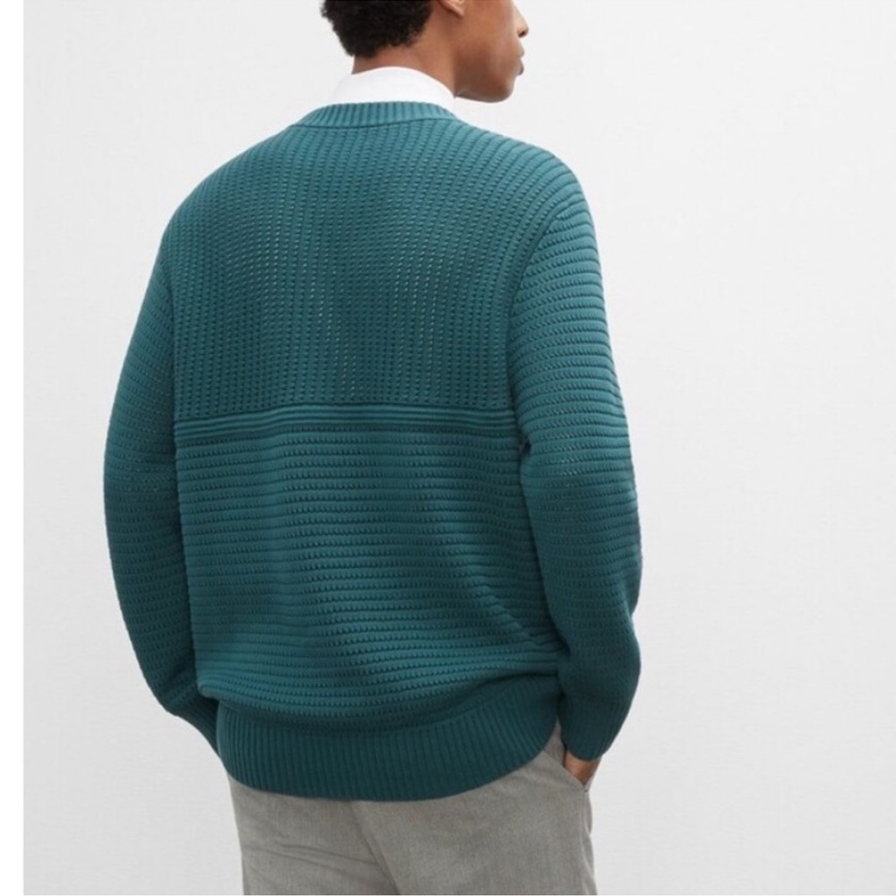 Club Monaco Men's V-Neck Upgraded with Mixed Knit Cotton For Allover Texture - Picture 2 of 15